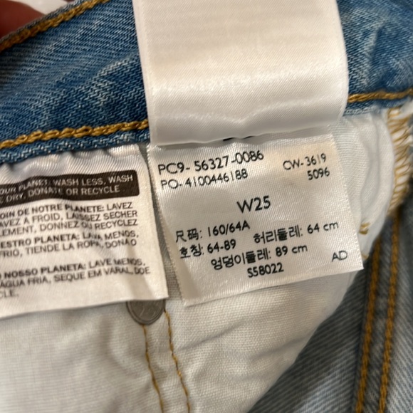 Levi’s 501 denim Shorts - Picture 7 of 7